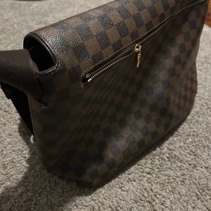 LOUIS VUITTON Damier Brooklyn GM Messengwe bag